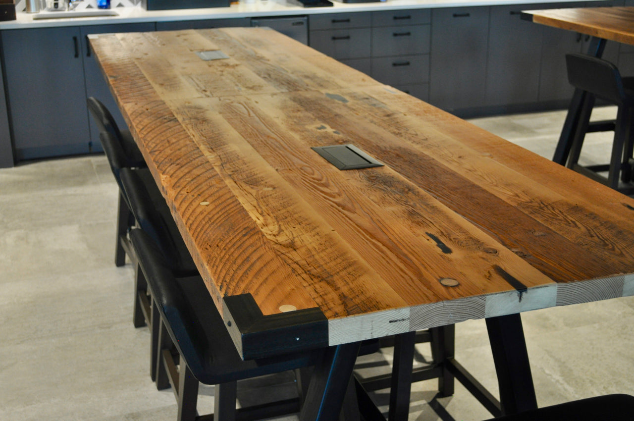 Selfridge Marketplace Table