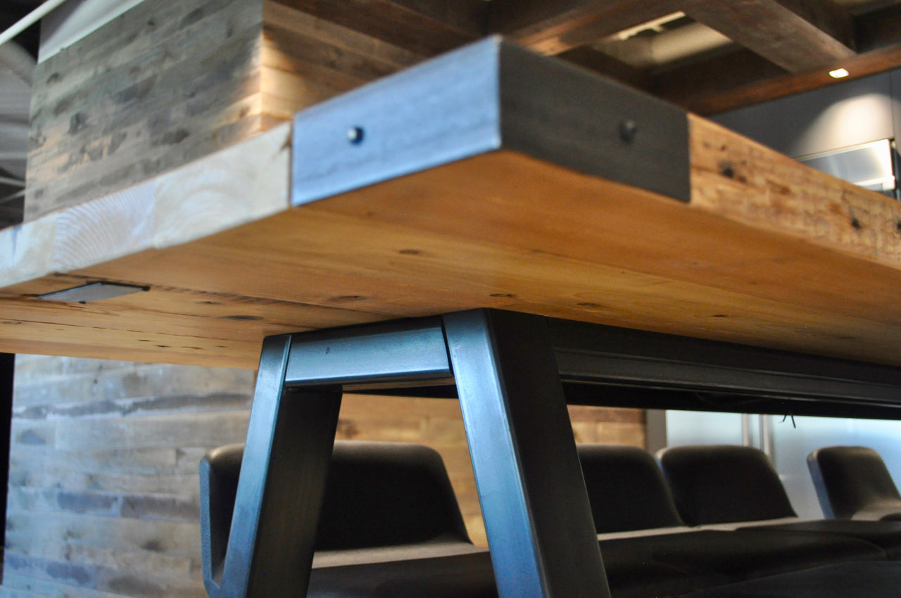 Selfridge Marketplace Table